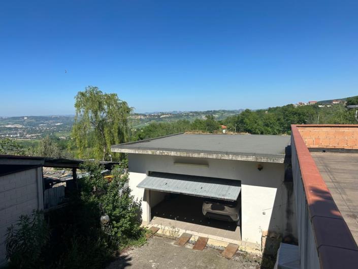 Image No.30-3 Bed Property for sale