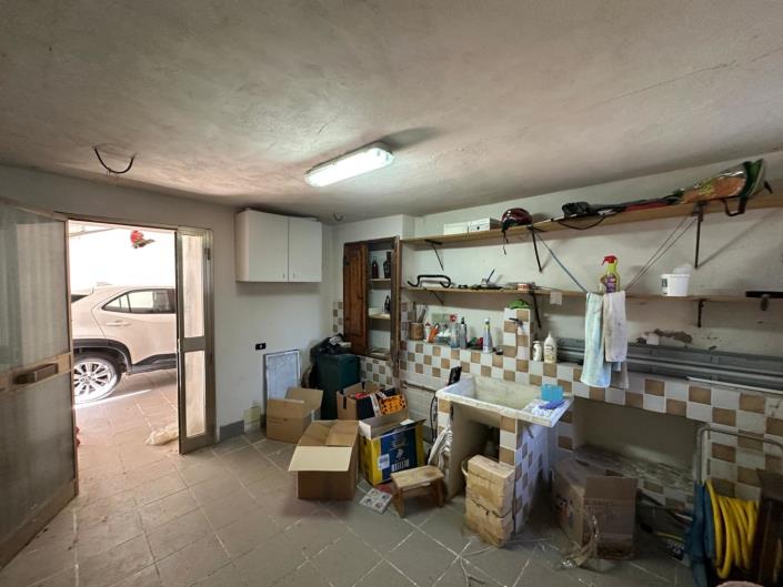 Image No.32-3 Bed Property for sale