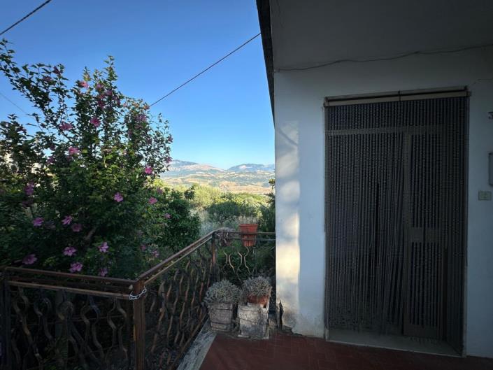 Image No.9-2 Bed Property for sale