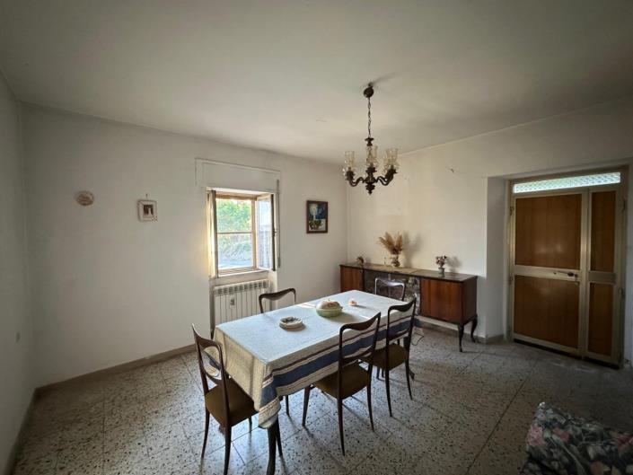 Image No.11-2 Bed Property for sale