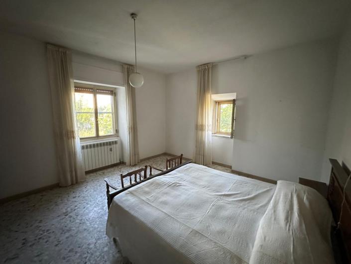 Image No.16-2 Bed Property for sale