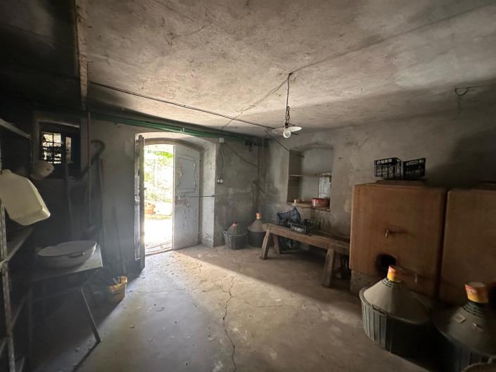 Image No.27-2 Bed Property for sale