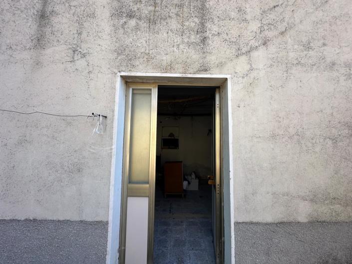 Image No.28-2 Bed Property for sale