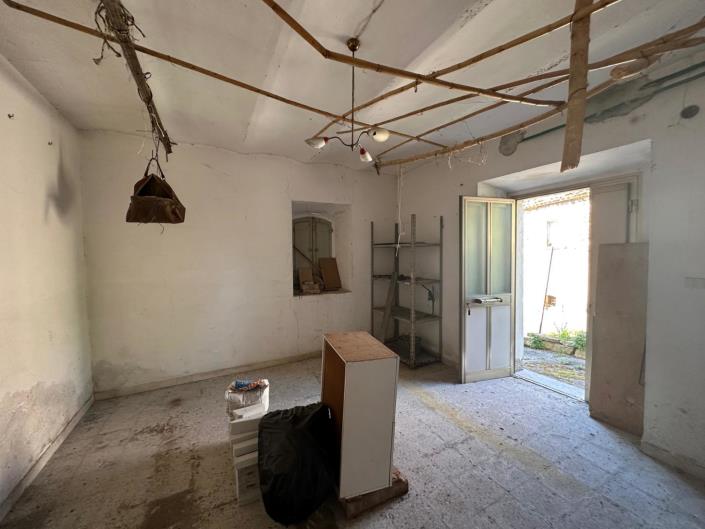 Image No.30-2 Bed Property for sale