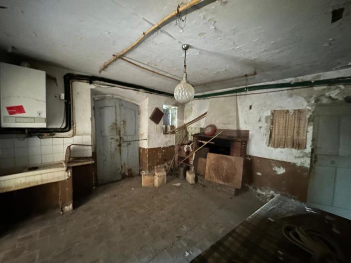 Image No.32-2 Bed Property for sale