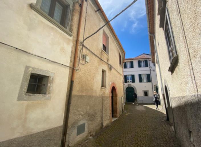 Image No.3-2 Bed Property for sale