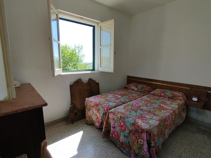 Image No.15-2 Bed Property for sale