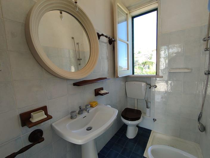 Image No.22-2 Bed Property for sale