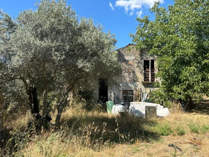 Image No.5-3 Bed Property for sale