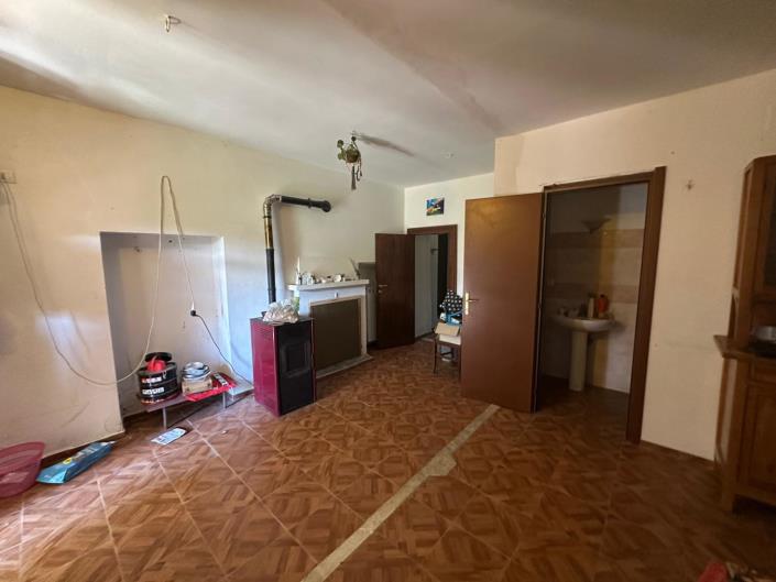 Image No.10-3 Bed Property for sale