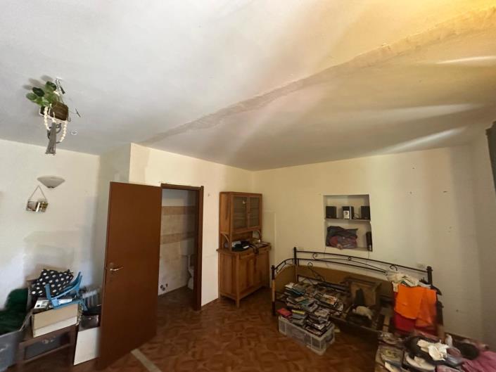 Image No.11-3 Bed Property for sale