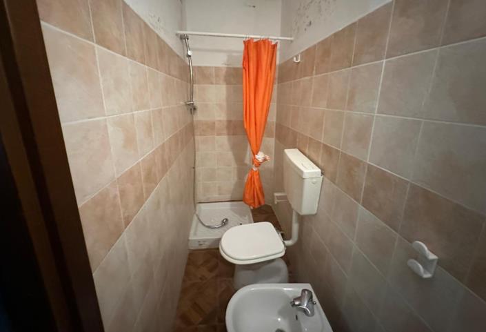 Image No.15-3 Bed Property for sale