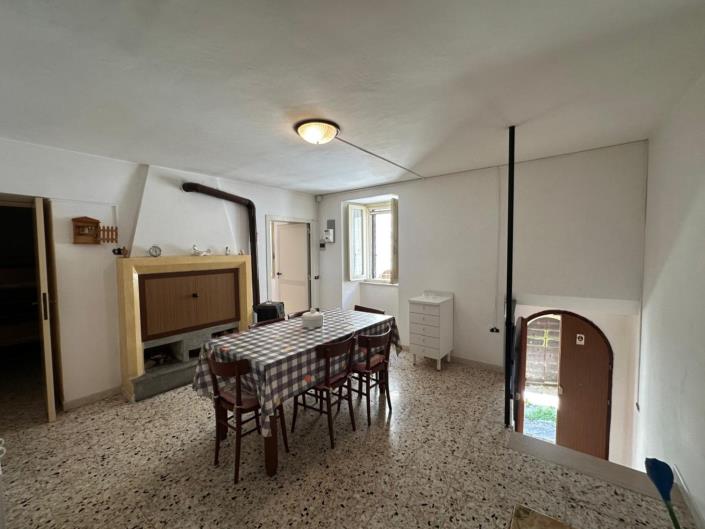 Image No.4-2 Bed Property for sale