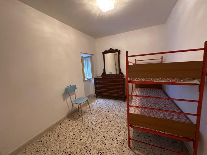 Image No.12-2 Bed Property for sale