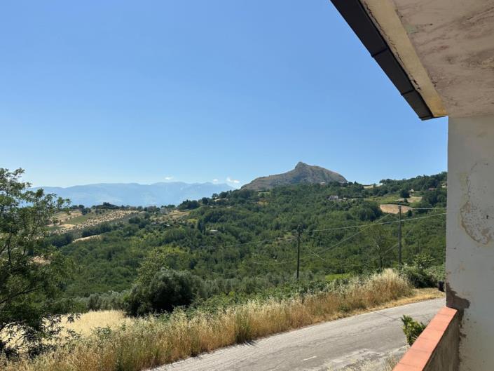 Image No.26-3 Bed Property for sale