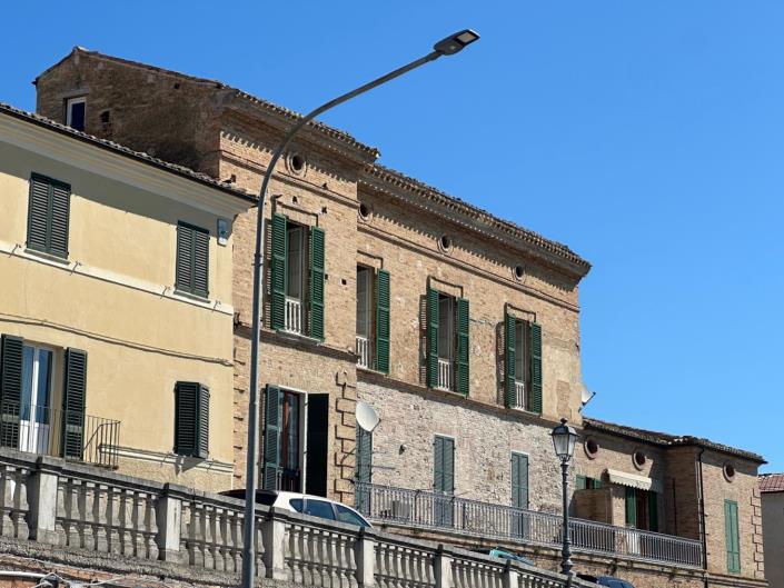 Image No.6-3 Bed Property for sale