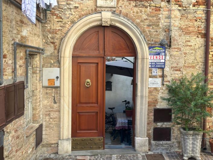 Image No.8-3 Bed Property for sale