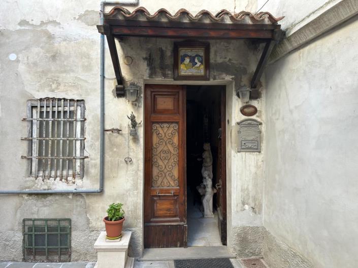 Image No.11-3 Bed Property for sale