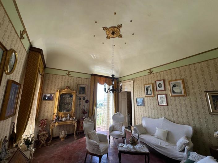 Image No.14-3 Bed Property for sale