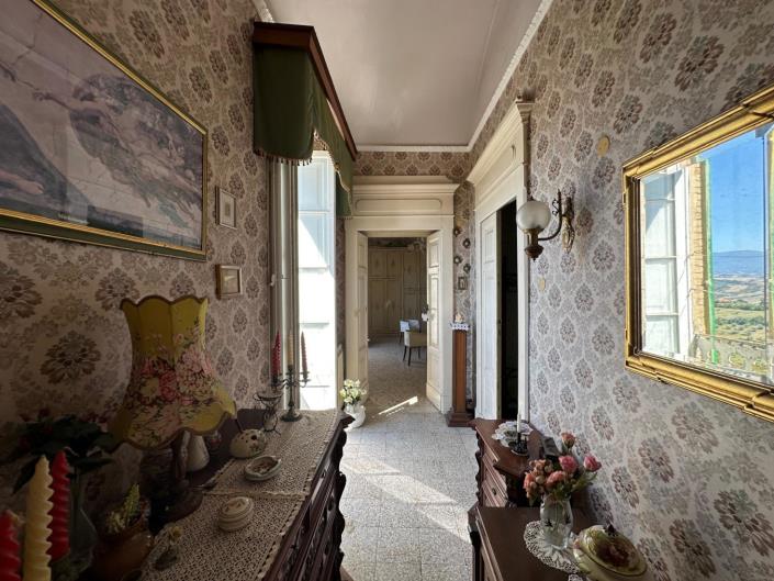 Image No.17-3 Bed Property for sale