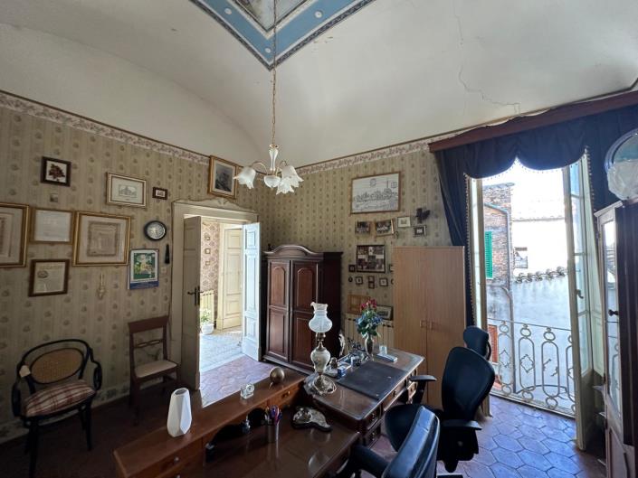 Image No.22-3 Bed Property for sale