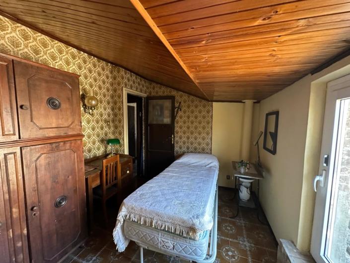 Image No.33-3 Bed Property for sale