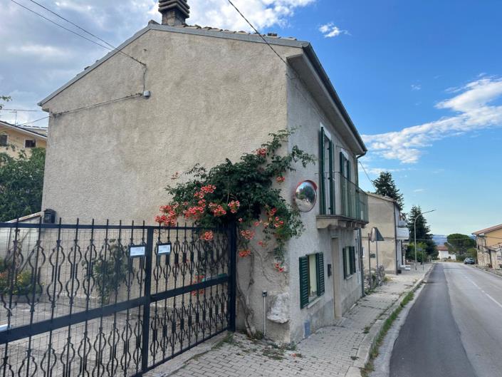 Image No.4-3 Bed Property for sale