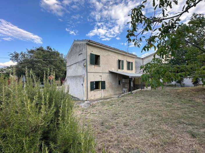 Image No.8-3 Bed Property for sale