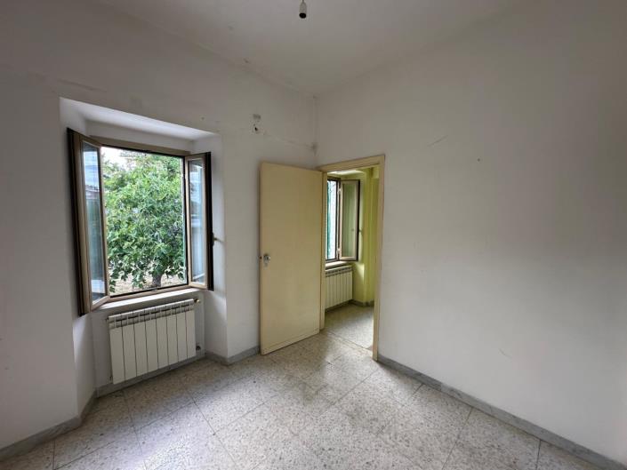 Image No.17-3 Bed Property for sale