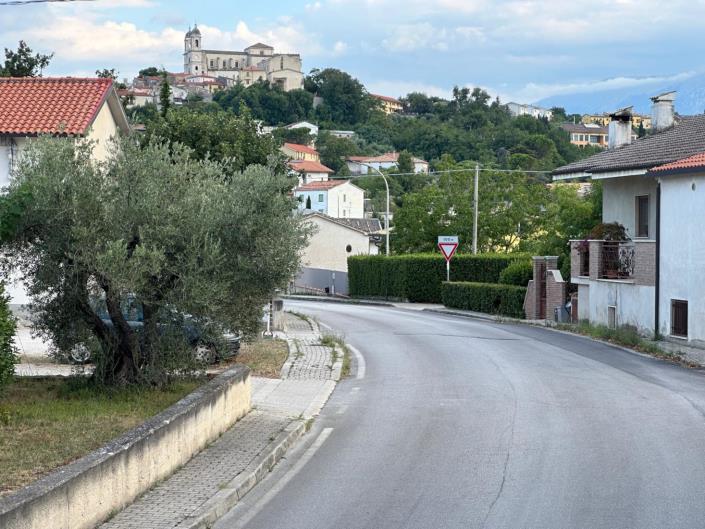 Image No.19-3 Bed Property for sale