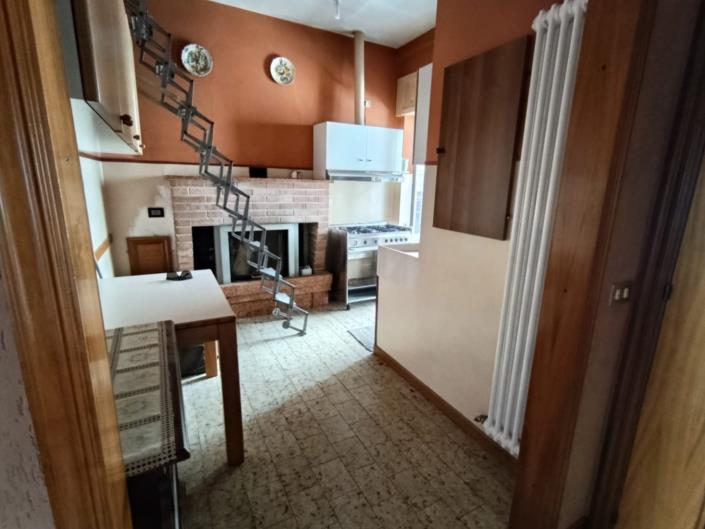 Image No.10-2 Bed Property for sale