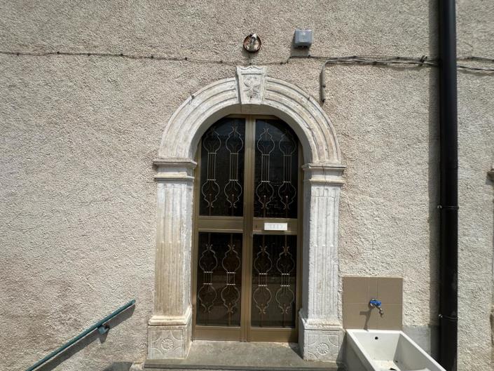 Image No.6-2 Bed Property for sale