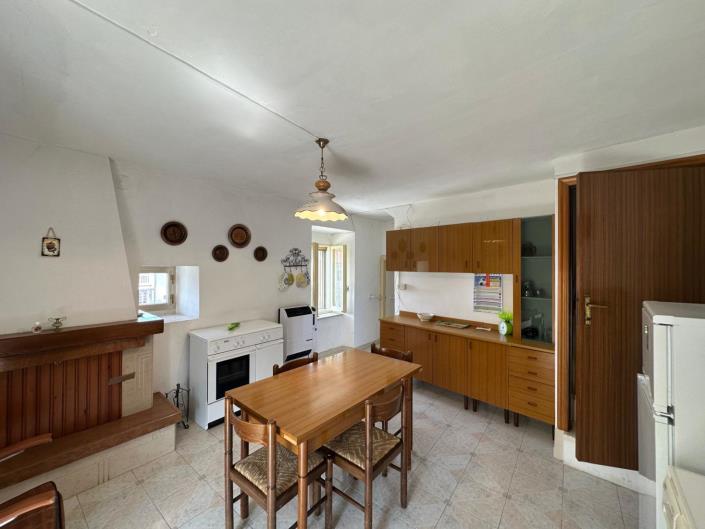 Image No.8-2 Bed Property for sale