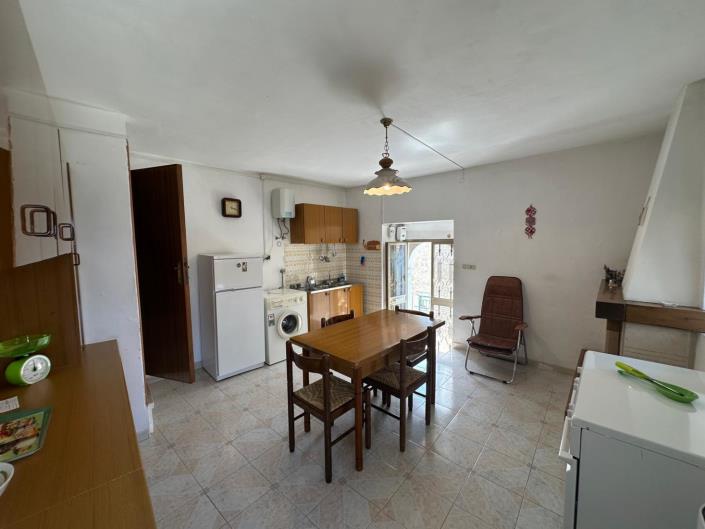 Image No.10-2 Bed Property for sale