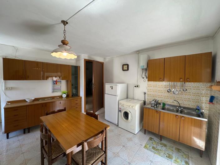 Image No.11-2 Bed Property for sale