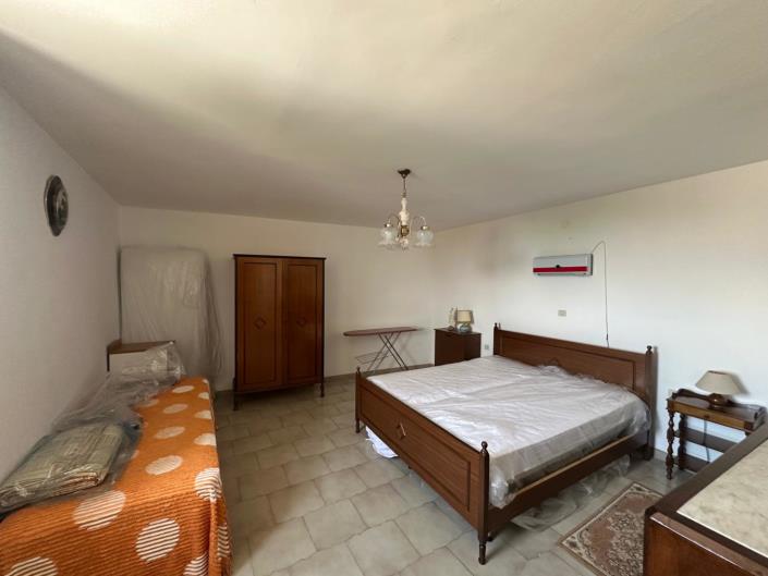 Image No.19-2 Bed Property for sale