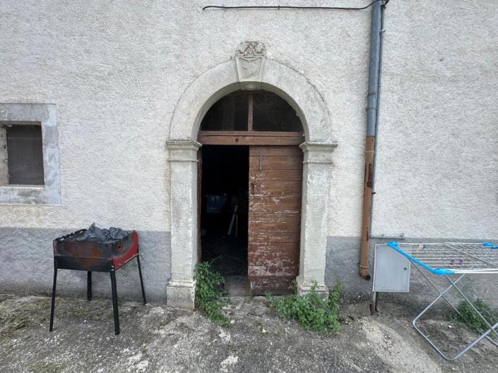 Image No.28-2 Bed Property for sale