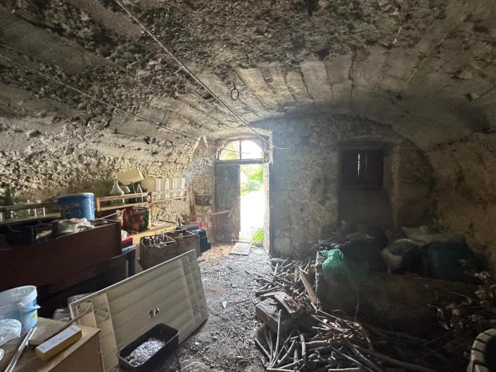 Image No.31-2 Bed Property for sale