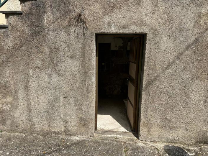 Image No.32-2 Bed Property for sale