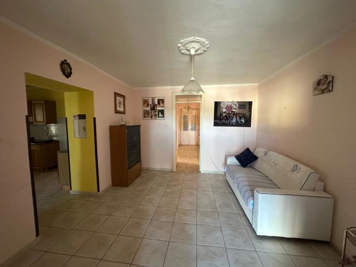 Image No.8-2 Bed House for sale