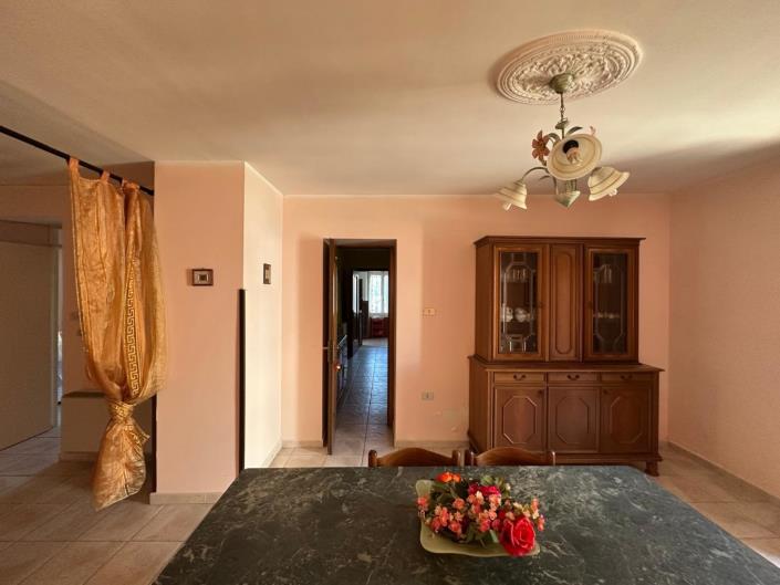 Image No.11-2 Bed House for sale