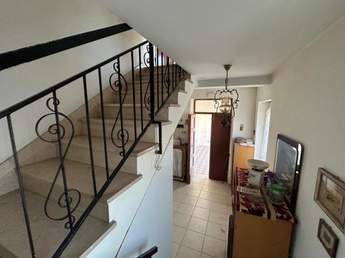 Image No.17-2 Bed House for sale