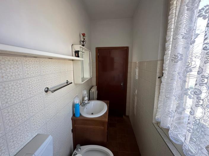 Image No.28-2 Bed House for sale