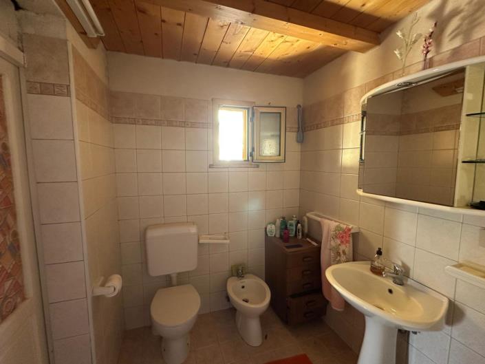 Image No.30-2 Bed House for sale