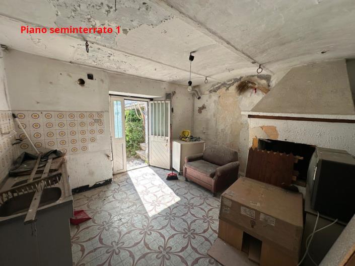 Image No.14-4 Bed House for sale