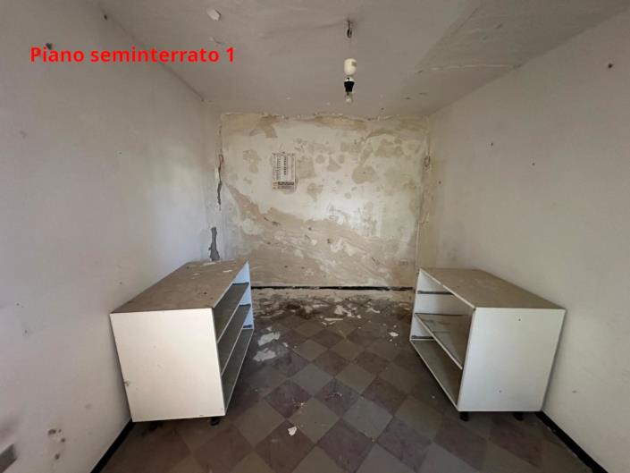 Image No.16-4 Bed House for sale