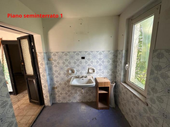 Image No.19-4 Bed House for sale