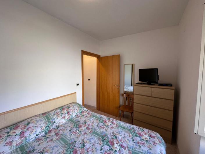 Image No.17-4 Bed Property for sale