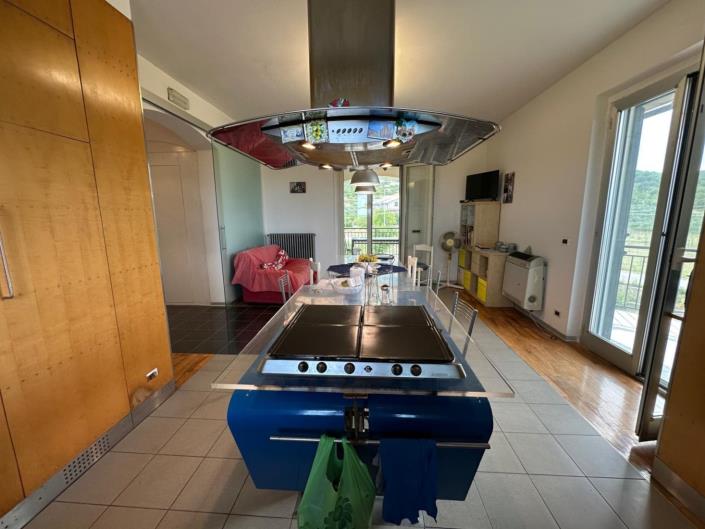 Image No.8-3 Bed Property for sale