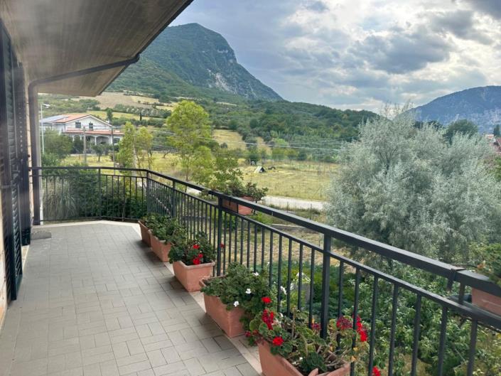 Image No.2-3 Bed Property for sale